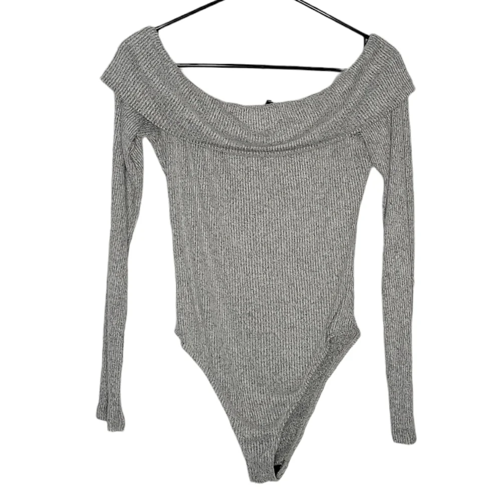 Out From Under Gray Ribbed Knit Long Sleeve Off the Shoulder Bodysuit - Picture 2 of 7